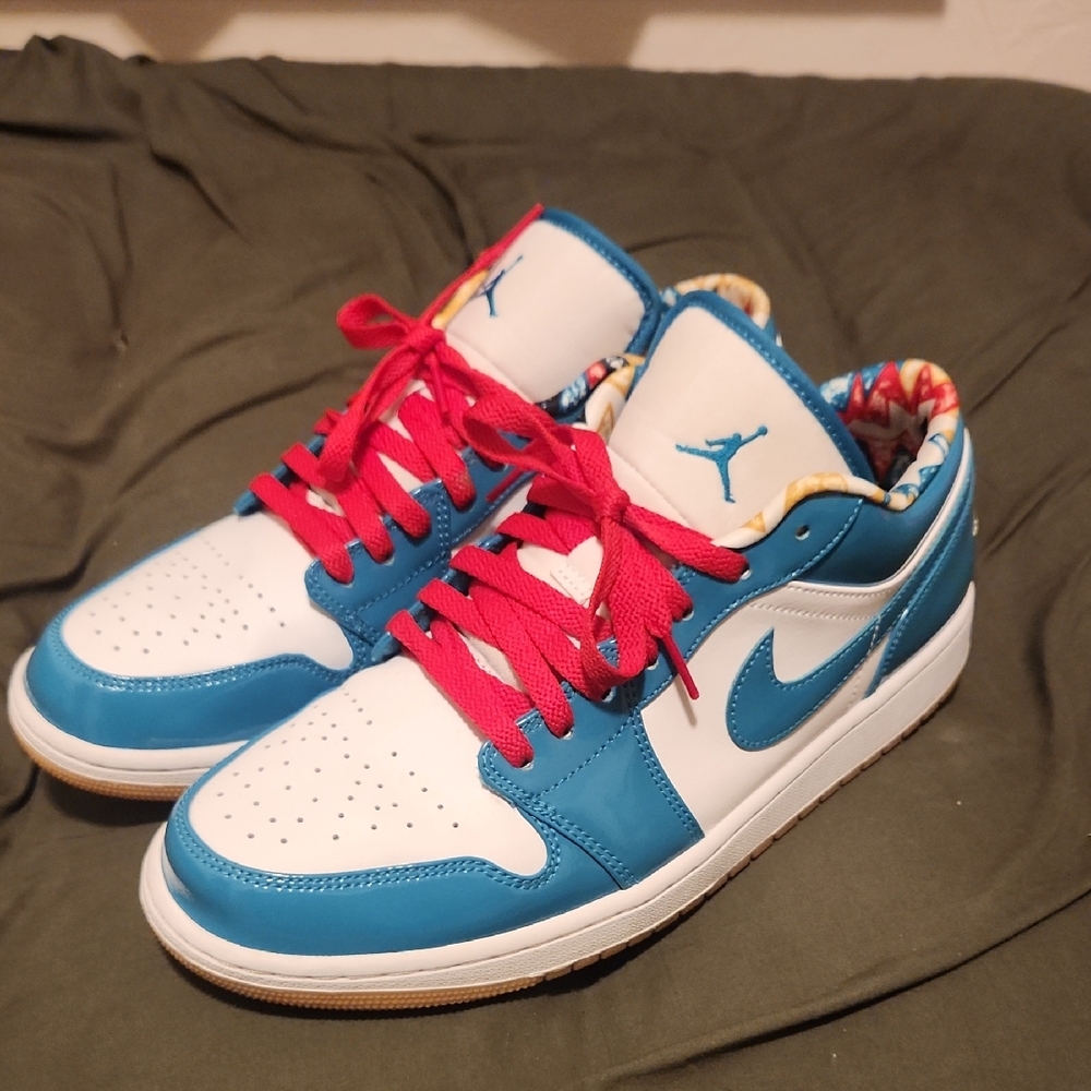 "Jordan 1 Low" Sneakers Blue and White with Red Accents